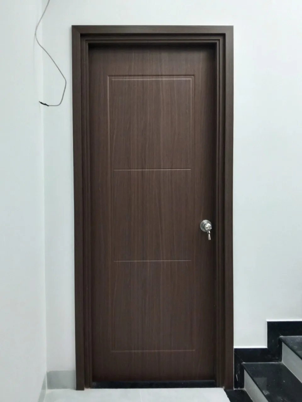 Gia-cua-nhua-composite-tai-can-giuoc-long-an