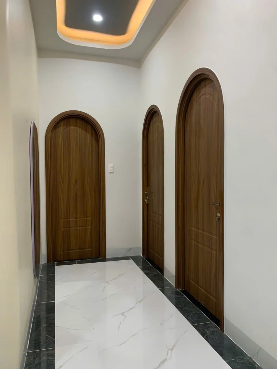 gia-cua-vom-nhua-composite-tai-quan-5