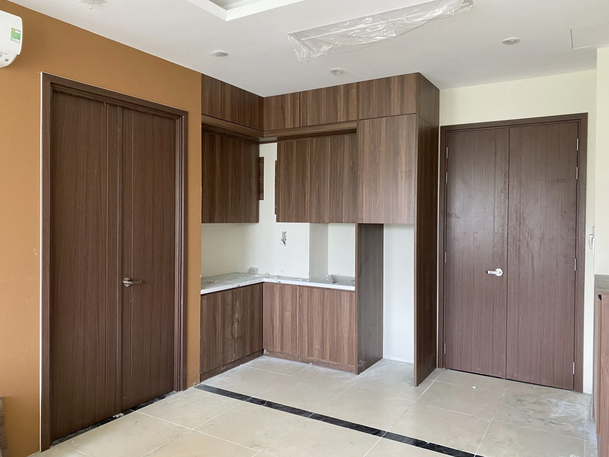 Gia-cua-nhua-composite-2-canh