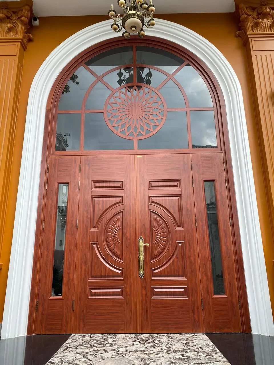 Gia-cua-thep-van-go-tai-Dak-Lak