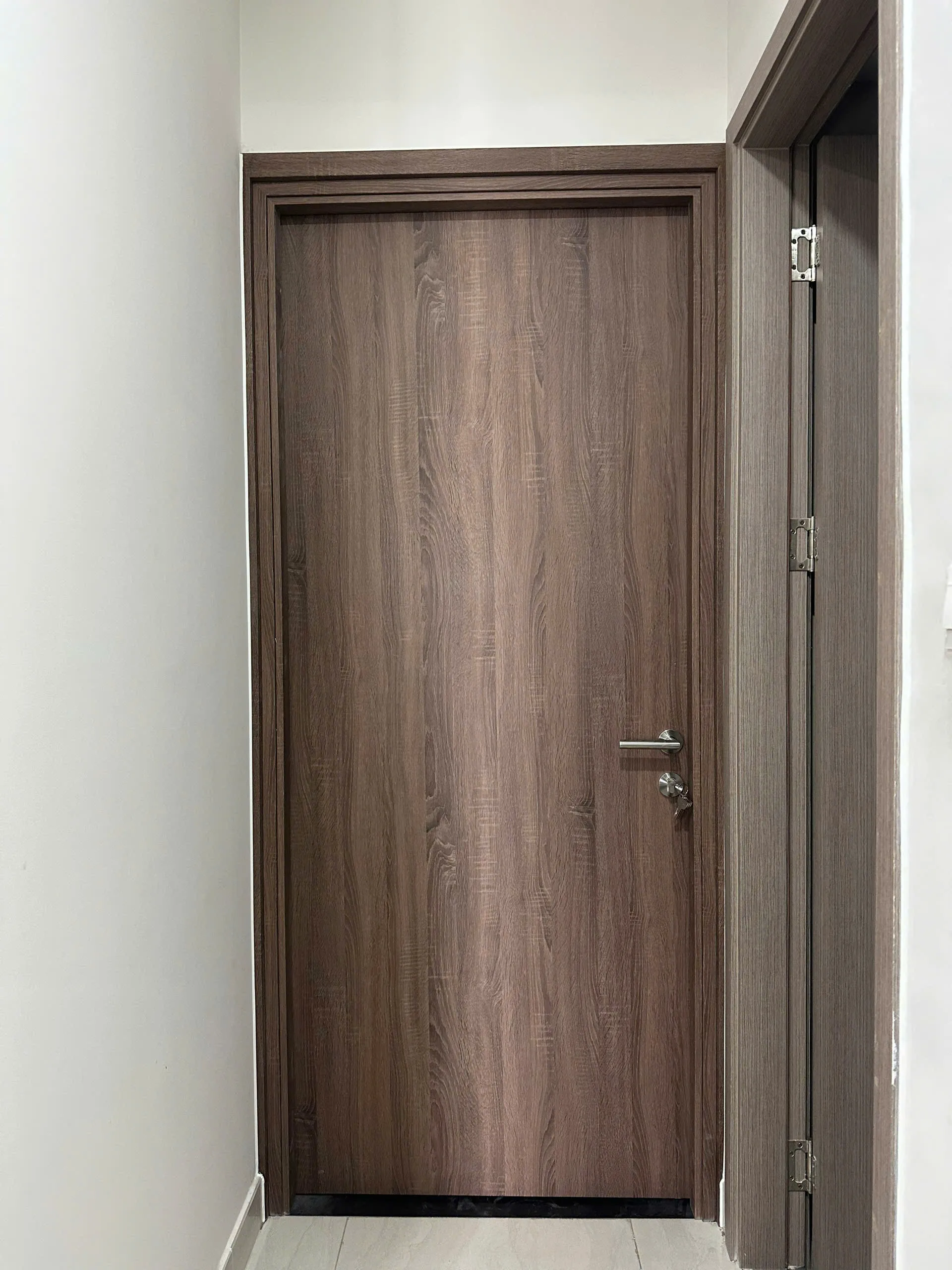 Gia-cua-nhua-composite-tai-can-gio