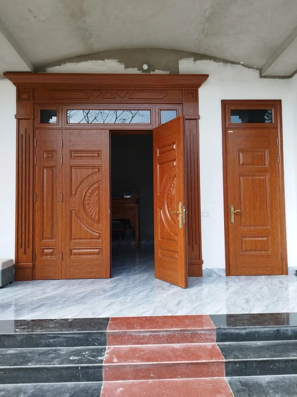 Gia-cua-thep-van-go-tai-Phuong-Sai-Gon