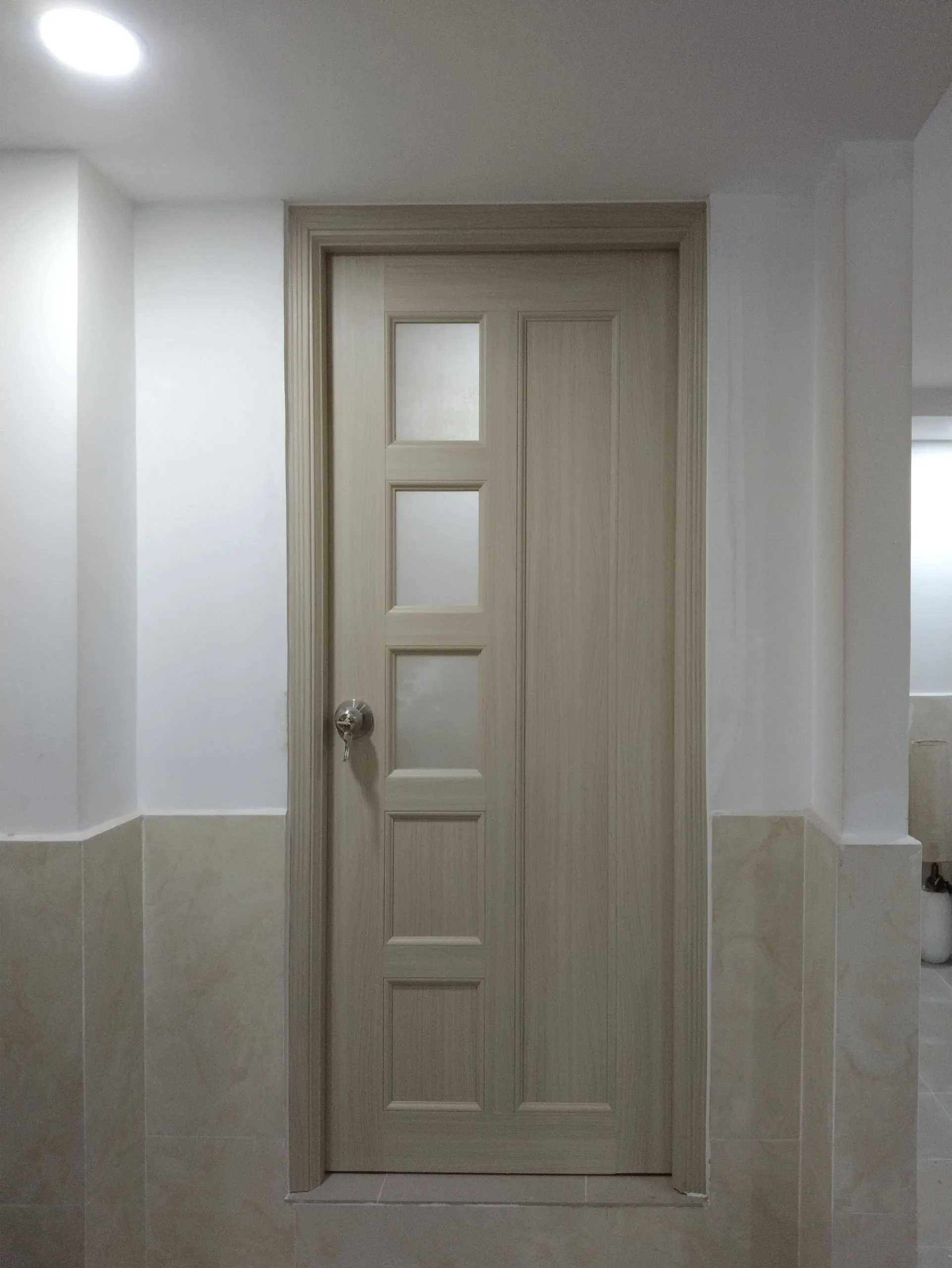 Gia-cua-nhua-dai-loan-tai-phuong-sai-gon