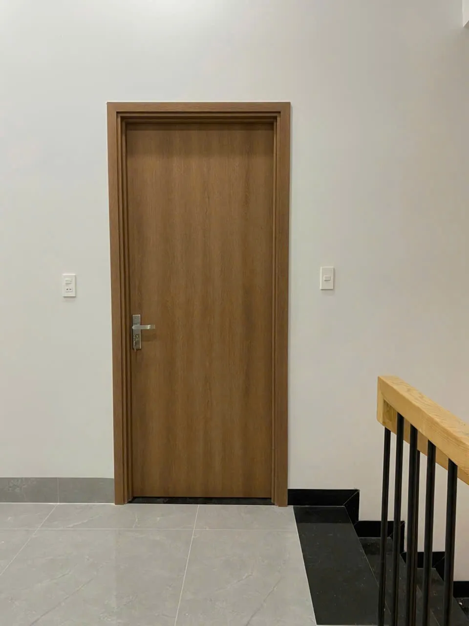 Gia-cua-nhua-composite-tai-phuong-sai-gon