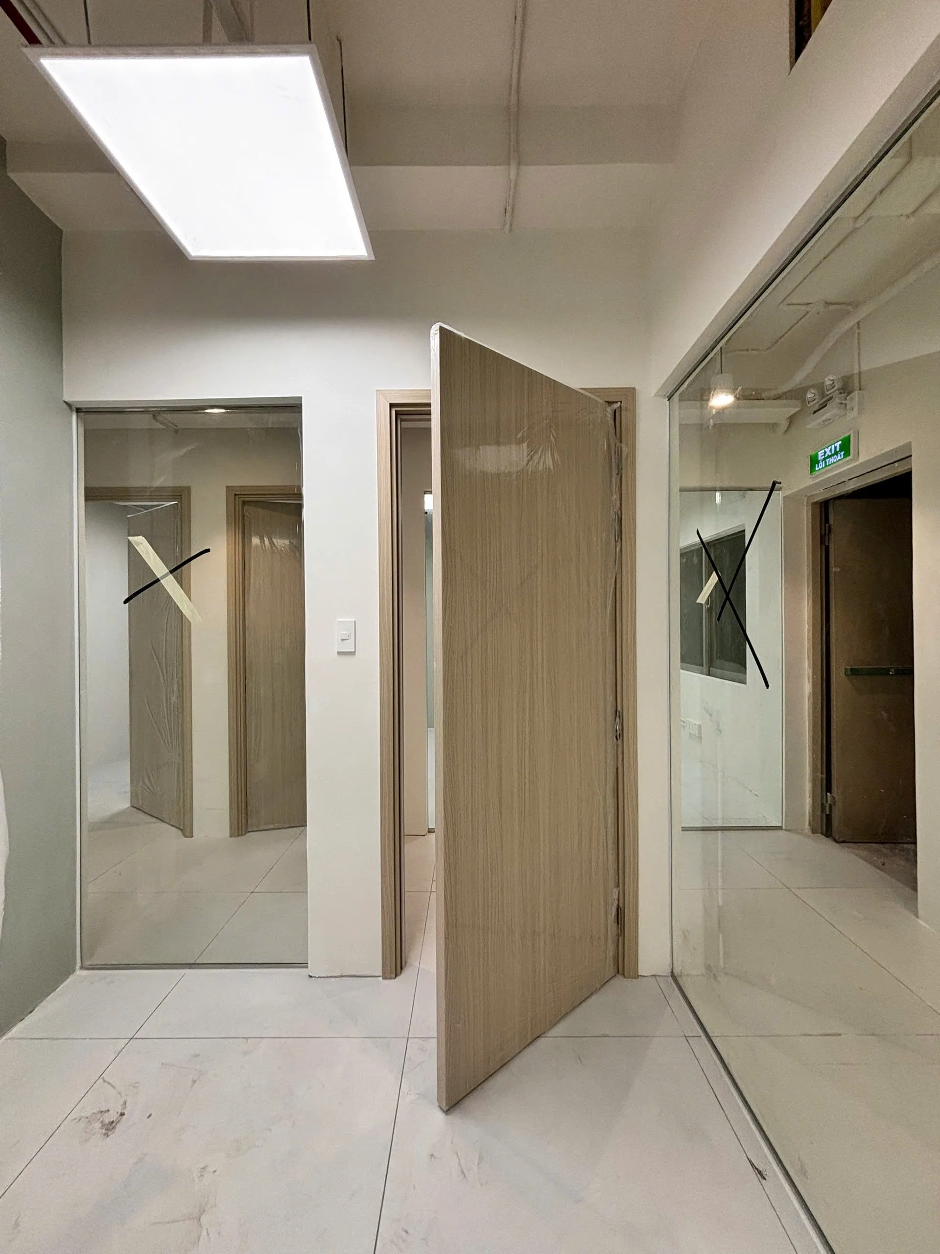 Gia-cua-nhua-composite-tai-phuong-sai-gon