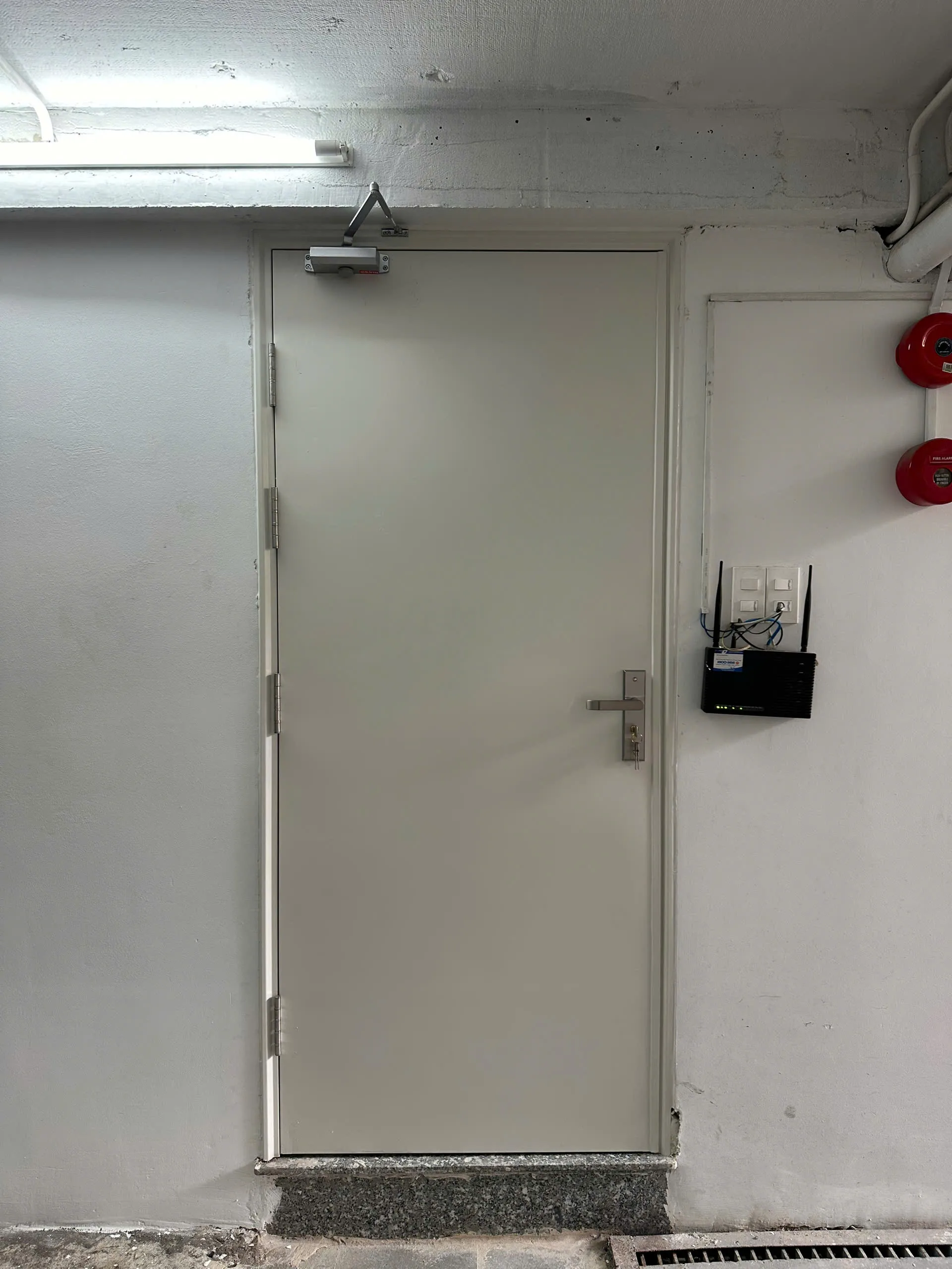 Gia-cua-thep-chong-chay-tai-phuong-ben-thanh