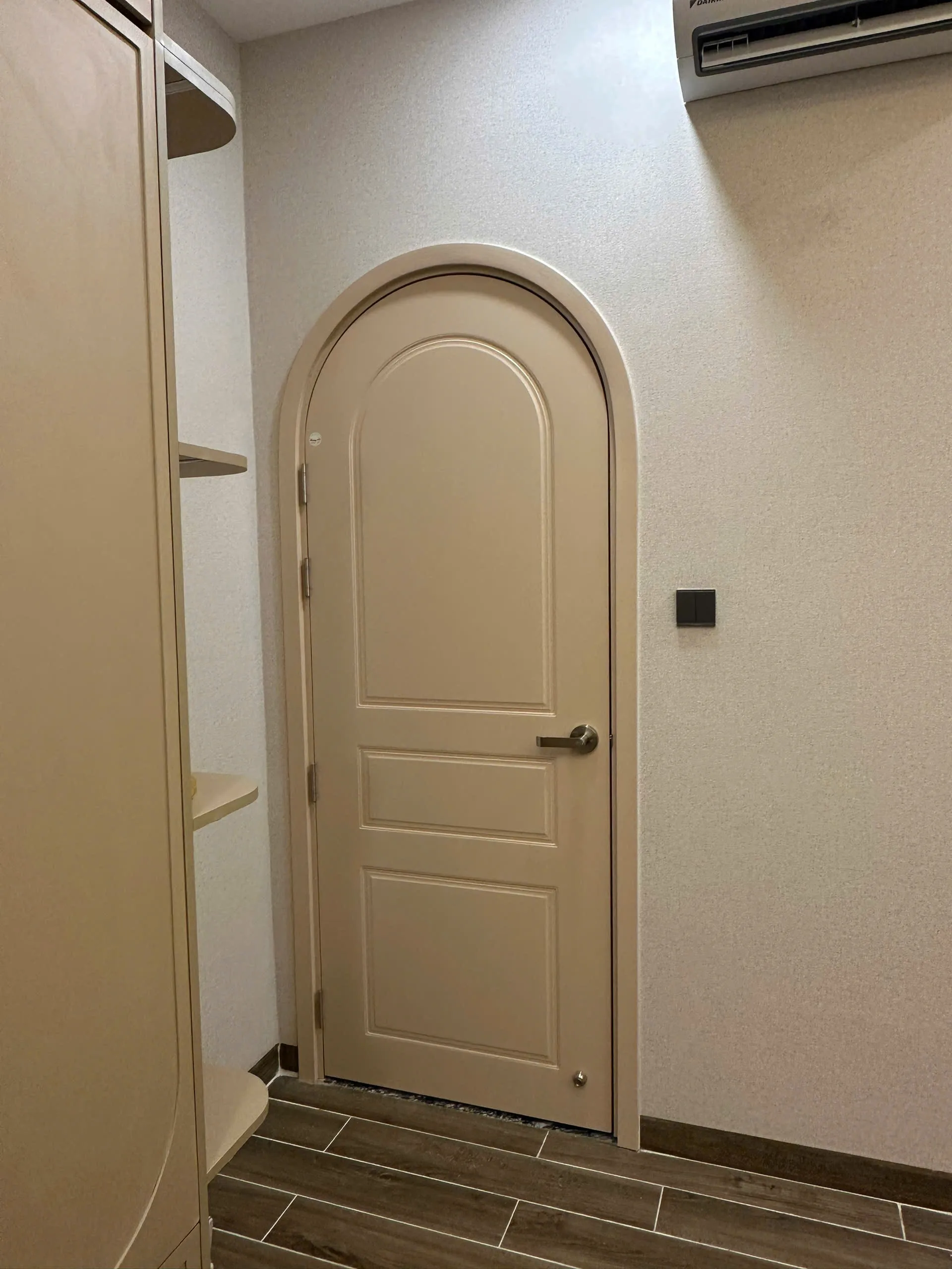 Gia-cua-vom-nhua-composite-tai-phuong-ben-thanh